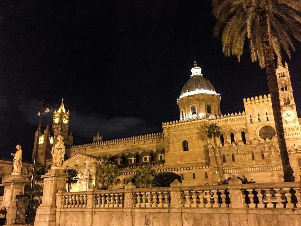مبيت وإفطار باليرمو Al Decoro المظهر الخارجي الصورة