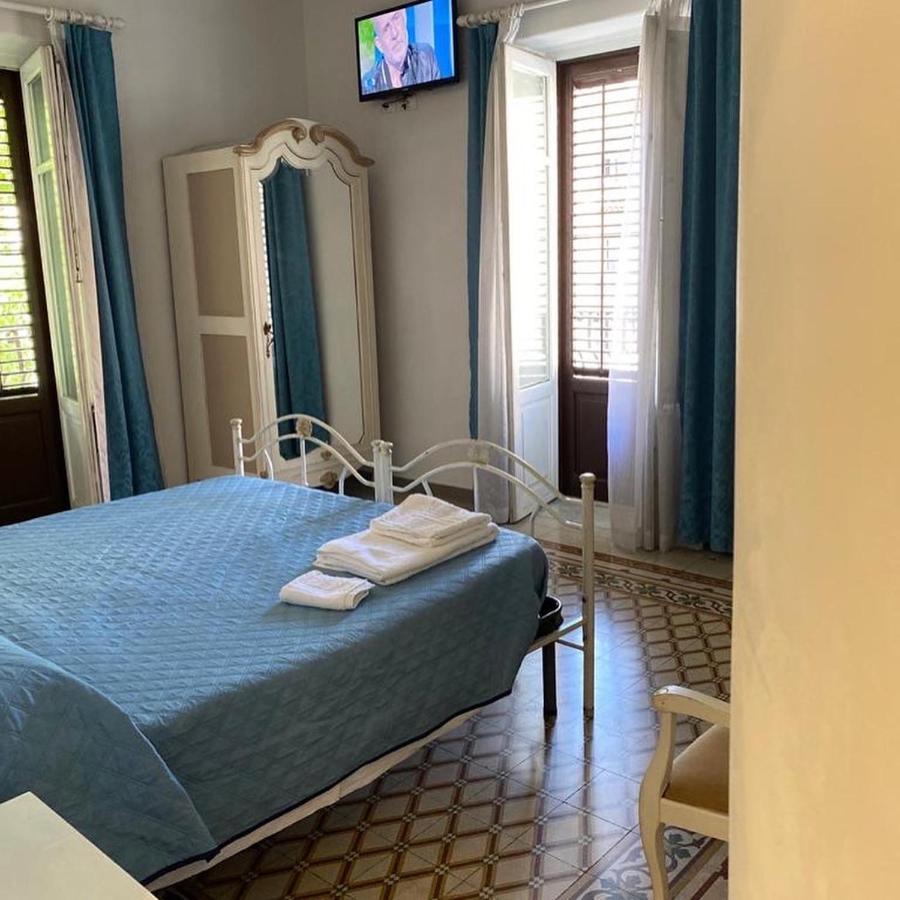 مبيت وإفطار باليرمو Al Decoro المظهر الخارجي الصورة